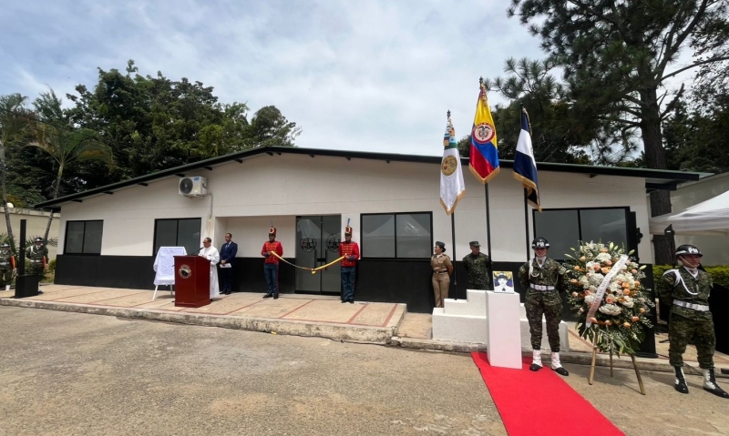 Foto de la fachada del Palacio de la Justicia Penal Militar y Policial en Bucaramanga Foto de la fachada del Palacio de la Justicia Penal Militar y Policial en Bucaramanga