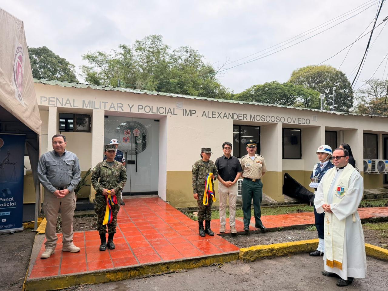 funcionarios de la JPMP en la inauguración de la sede judicial