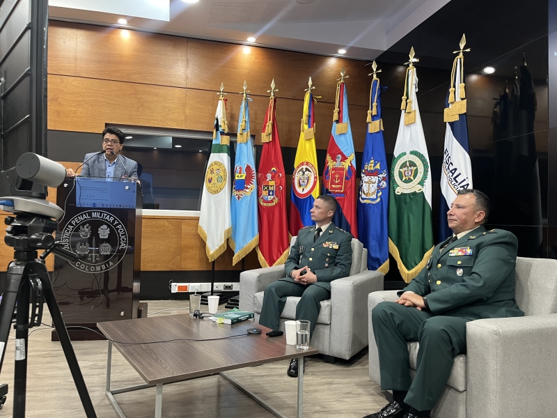 director y funcionarios judiciales