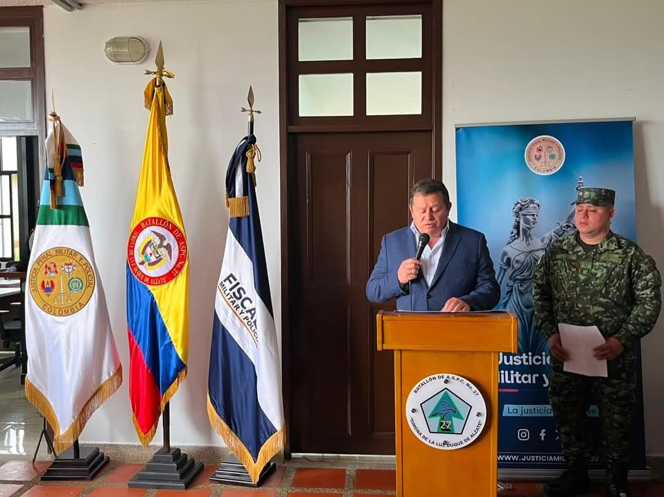 subdirector pronunciando discurso