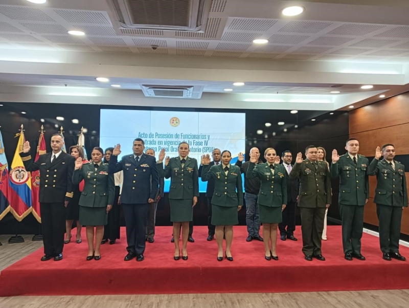 funcionarios de la JPMP haciendo juramento de posesión