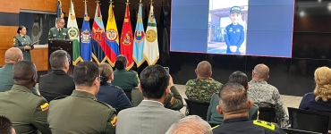 presidente del TSMP presentando el proyecto Avatares a los asistentes