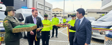 director y fiscal de la JPMP inaugurando el parque automotor