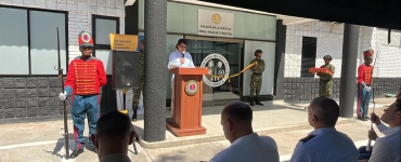 director de la JPMP pronunciando discurso