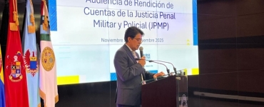 director en el auditorio