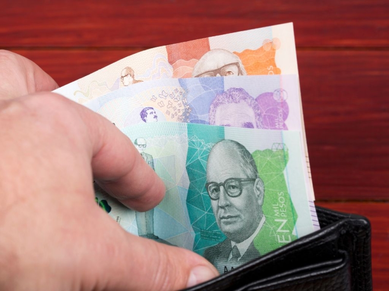Foto de billetes colombianos