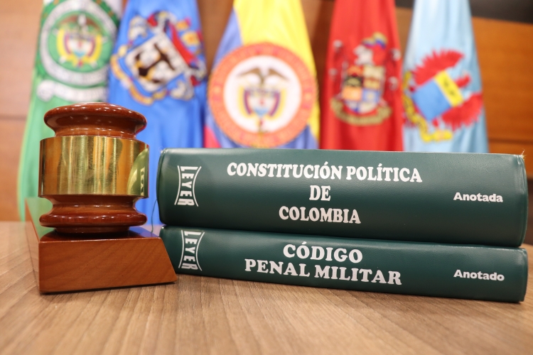 martillo de justicia, código penal militar y constitución política