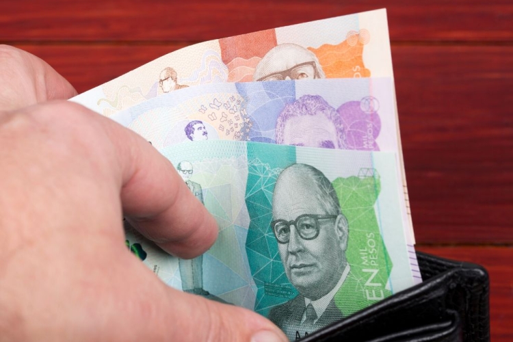 Foto de billetes colombianos