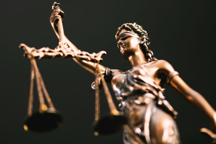 Fotos diosa de la justicia con la balanza