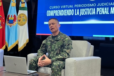funcionario de la JPMP en el curso virtual de periodistas