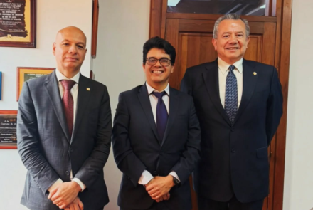 director de la JPMP con el presidente y vicepresidente de la Corte Suprema de Justicia